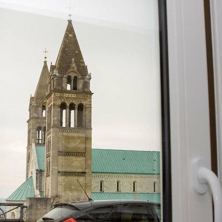Aradi Apartman Печ Екстер'єр фото